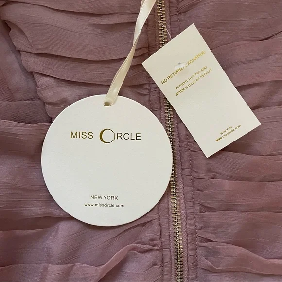 Miss Circle Sirene Blush Silk pleated off shoulder balloon sleeve dress. - Picture 4 of 5